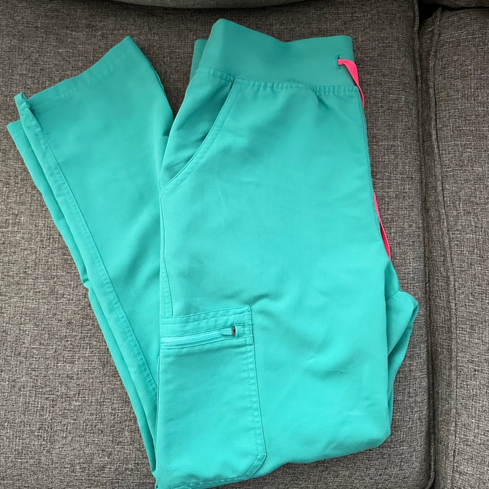 FIGS HW Yola Pants in Surgical Green Size Med